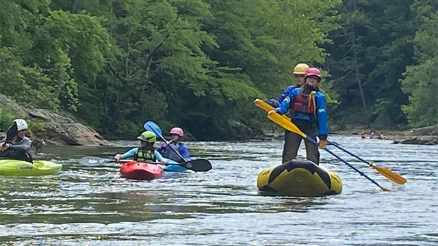 girls kayak camp 3